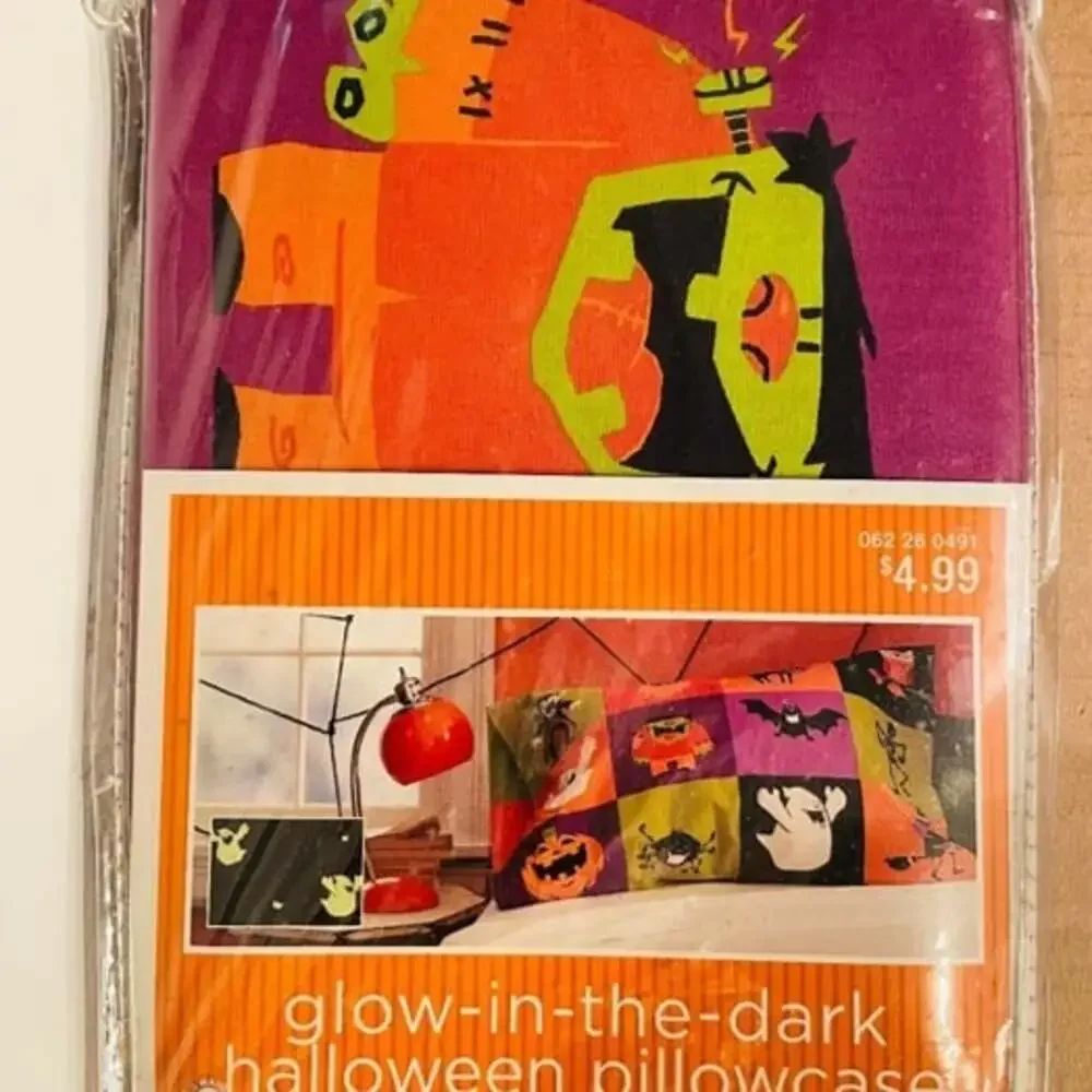 NEW 'Glow In The Dark' Halloween Pillowcase Target 2008 ~ FAST FREE SHIPPING!